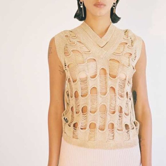 Nwt Puppets and Puppets Ropey Metallic Gold Crochet Top Size M - Picture 1 of 7